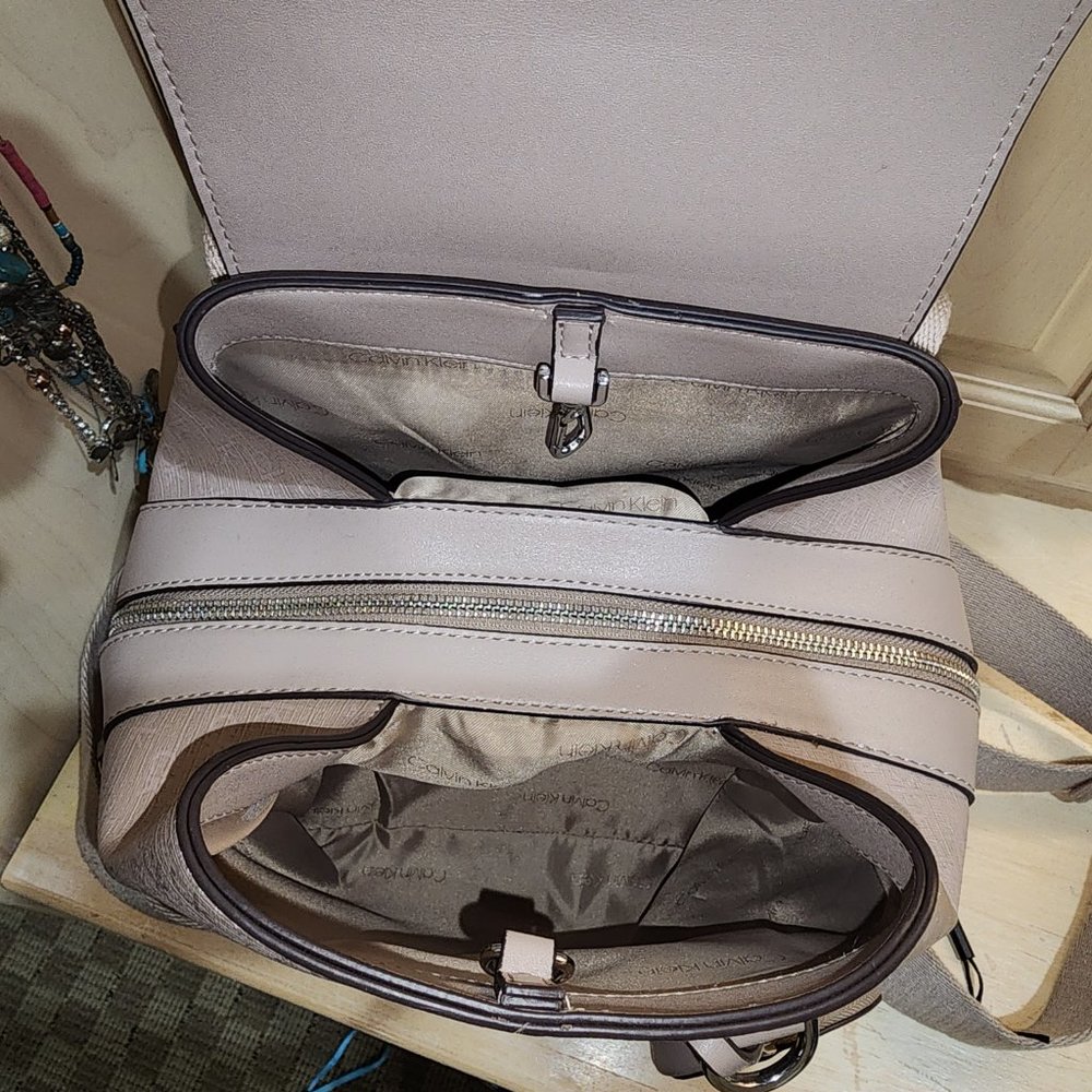 Calvin Klein bag - Picture 3 of 13